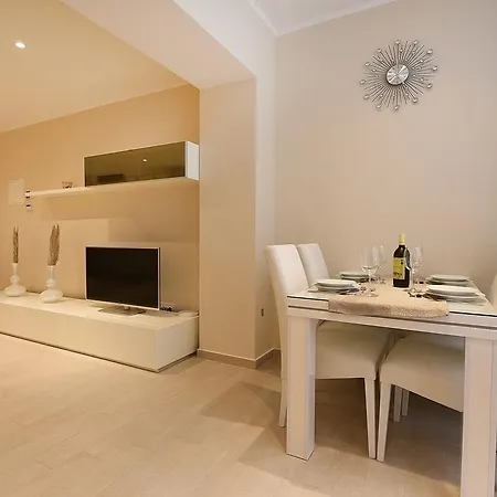 Zlatko Apartment